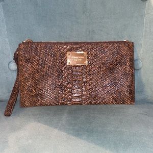 🆕 authentic MK Michael Kors wristlet clutch bag